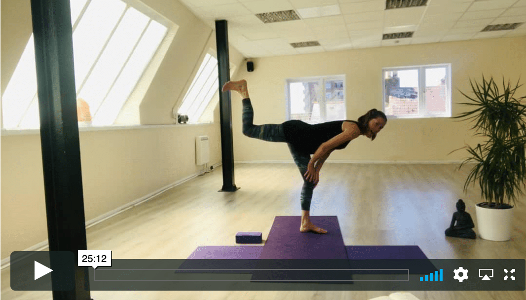 YOGA: Strong Flow: Glorious Glutes (25mins)